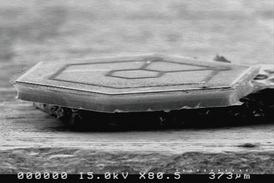 Honeycomb™ LED Chip from Verticle Inc.