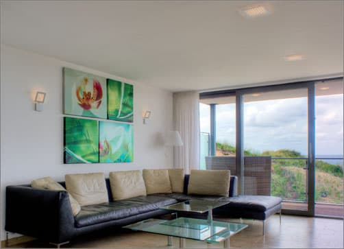 Two Shining Examples – LED Technology in Dwellings Saves Energy