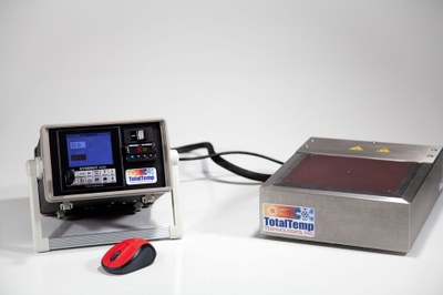 The TotalTemp SD144-N Thermal Platform System imakes use of the Synergy Nano Temperature Controller (left)